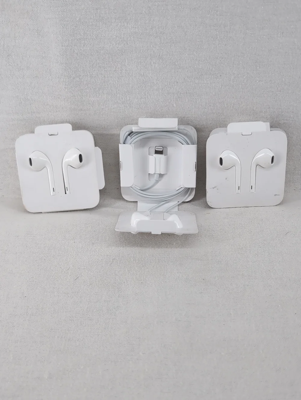 White Apple EarPods Style Lightning Wired Earphones (3-Pack)